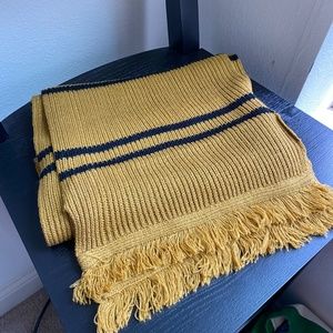 Hufflepuff House Scarf - The Wizarding World - Harry Potter